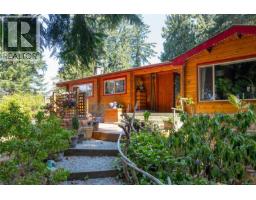 Kitchen - 6311 Rodolph Rd, Central Saanich, BC V8Z5V9 Photo 13