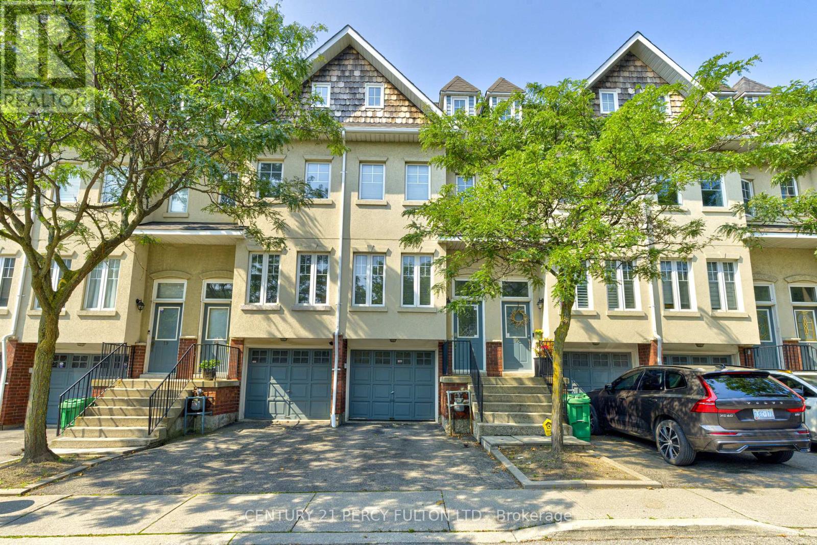 Photo of 800 Dundas Street