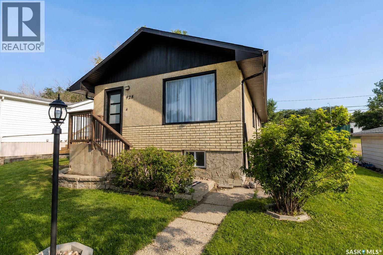 928 Hochelaga STREET W