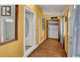 Laundry room - 840 Grey Avenue, Moose Jaw, SK S6H1N1 Photo 8