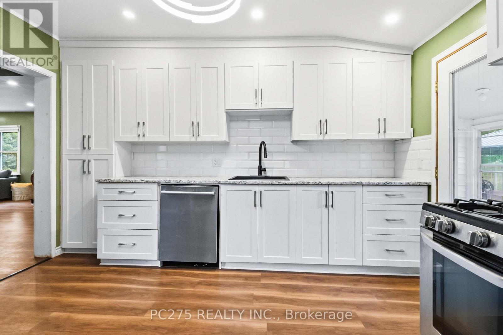 174 FURNIVAL ROAD - 20