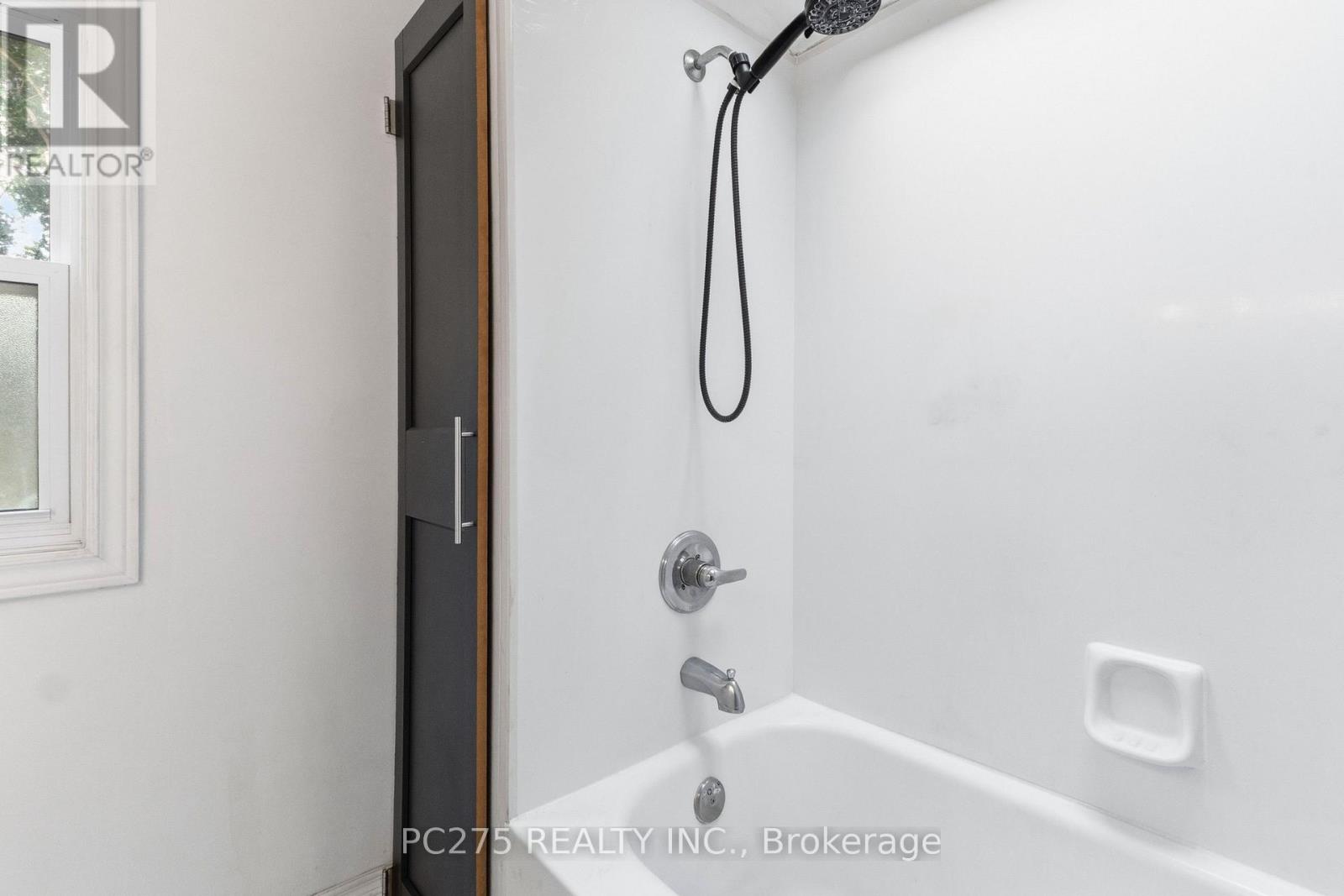 174 FURNIVAL ROAD - 35
