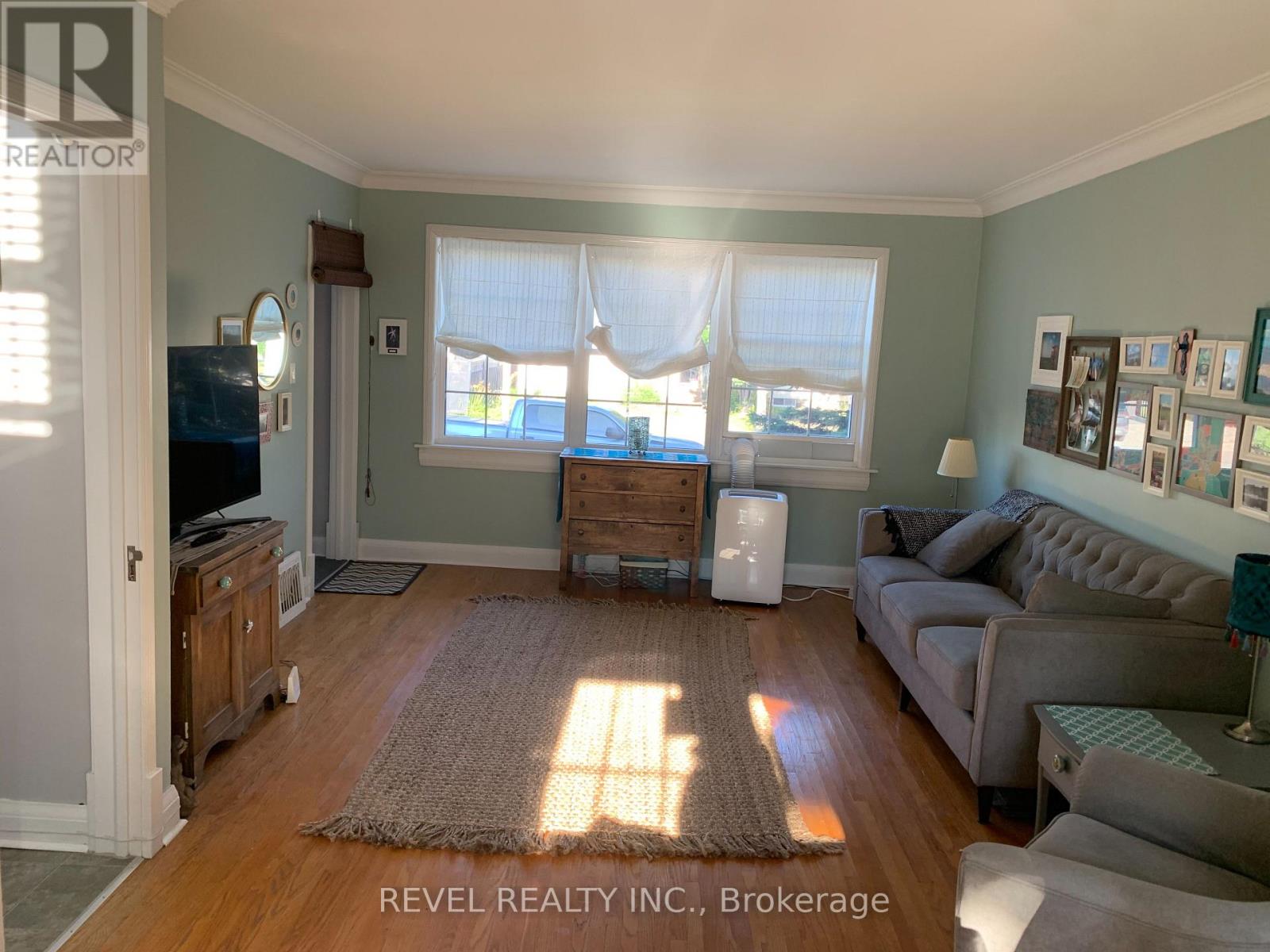 427 HARMONY STREET - 3