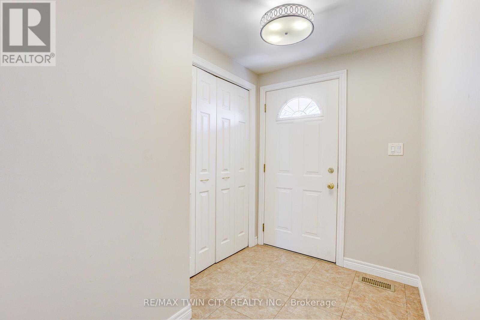 22 BLACKHORNE CRESCENT — photo 3