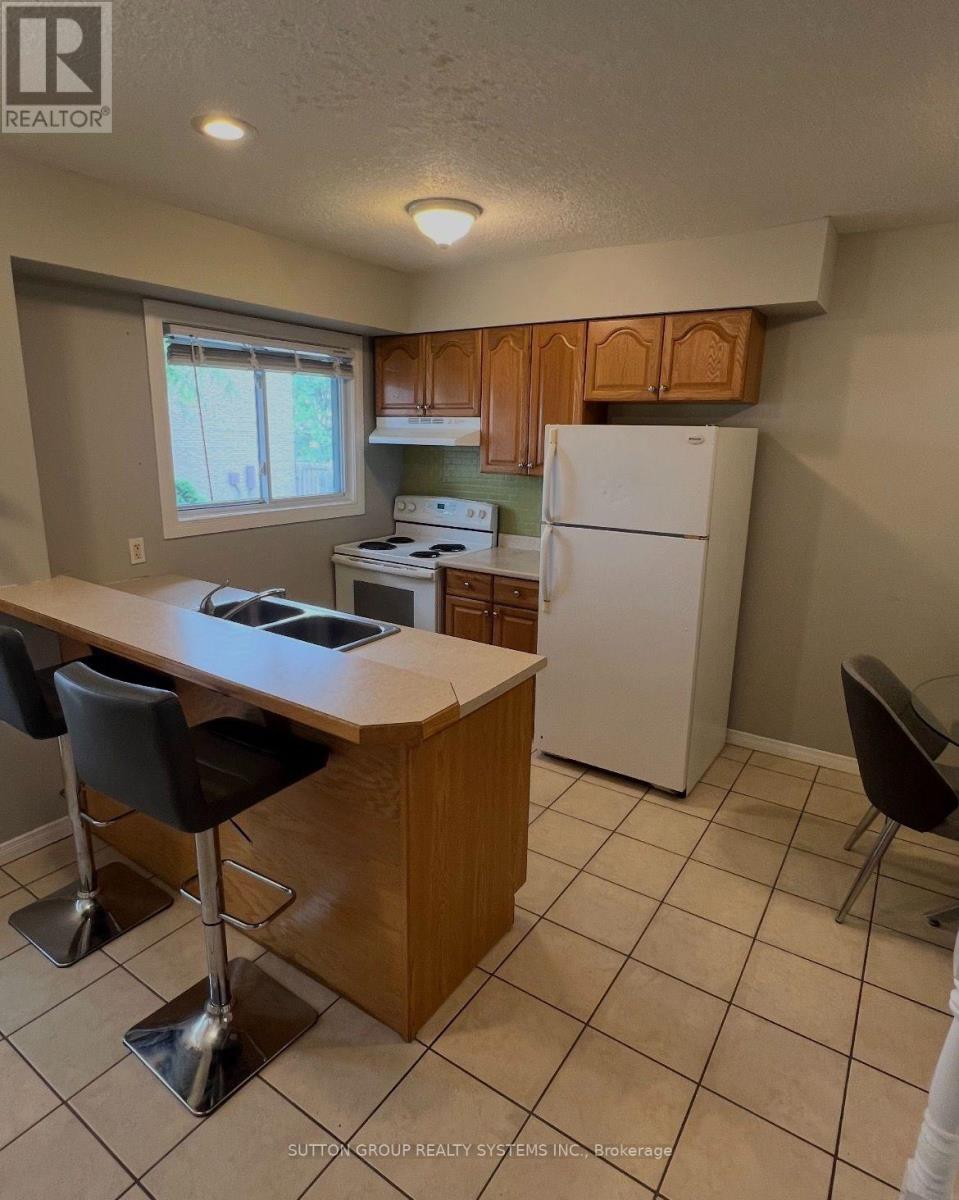 19 - 211 VERONICA DRIVE — photo 2