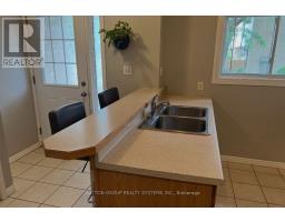 19 - 211 Veronica Drive, Kitchener, ON N2A2R8 Photo 9