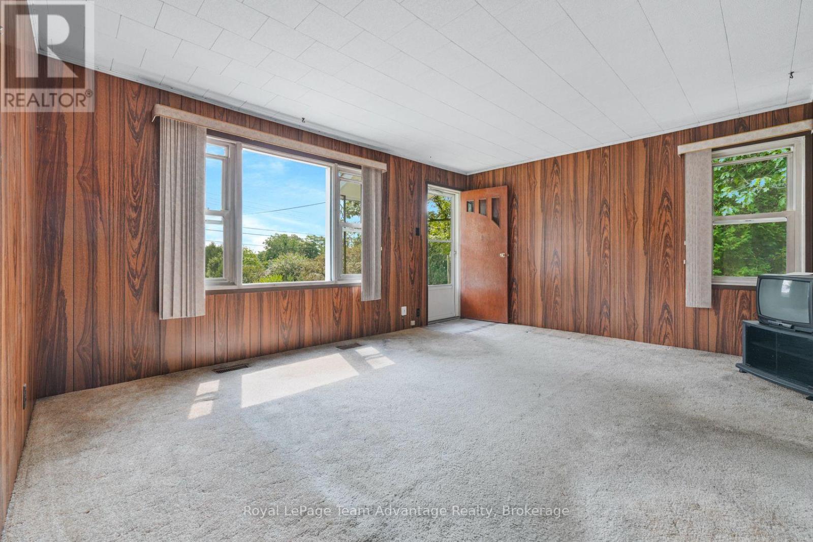 13 BURRITT STREET - 11