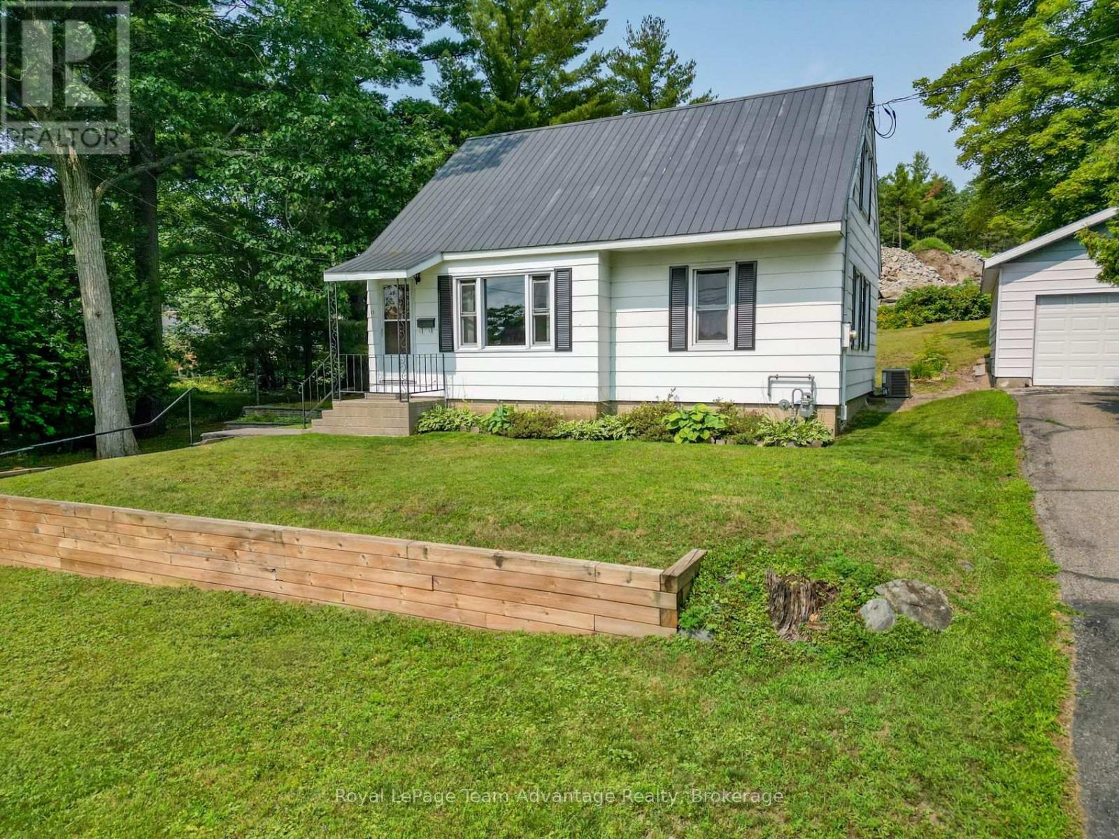 13 BURRITT STREET - Image 37