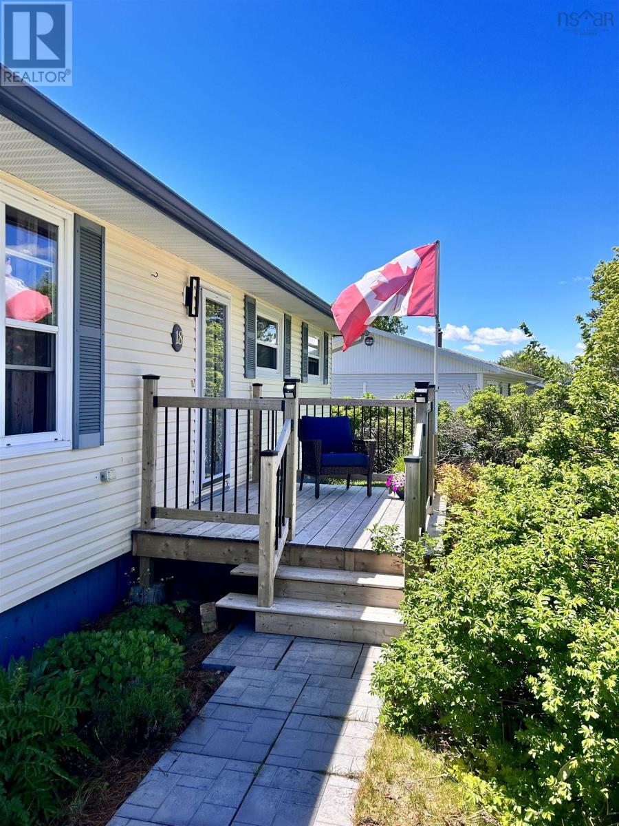 Property 32 of 49 of 18 Oak Crescent