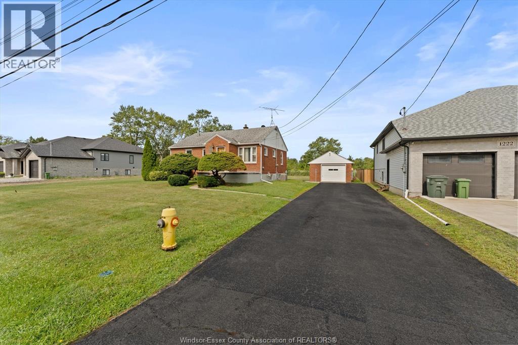 1226 SURREY DRIVE, LaSalle — photo 3