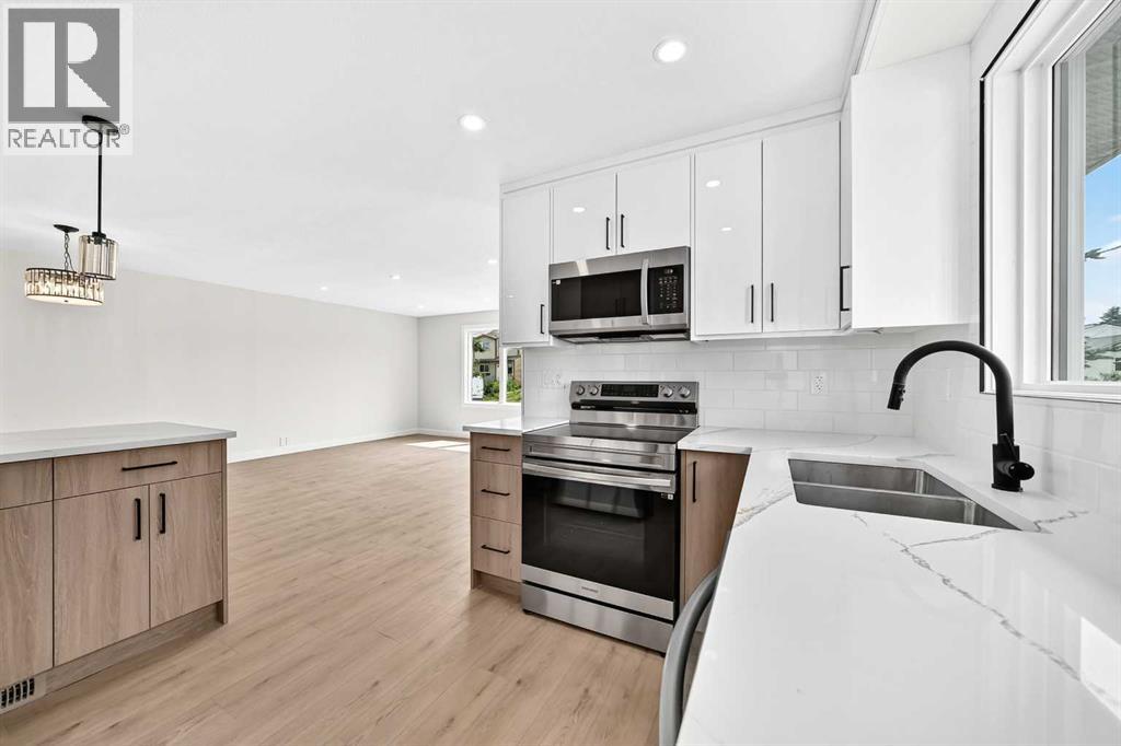 4 Abingdon Court NE, Abbeydale, Calgary photo 1