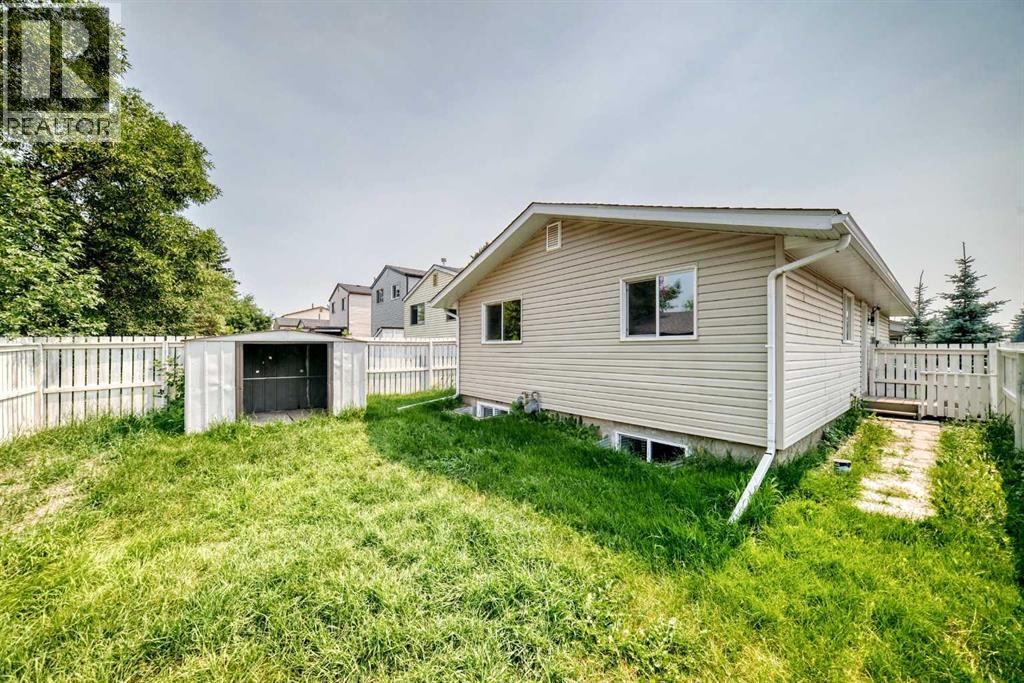 4 Abingdon Court NE - 41