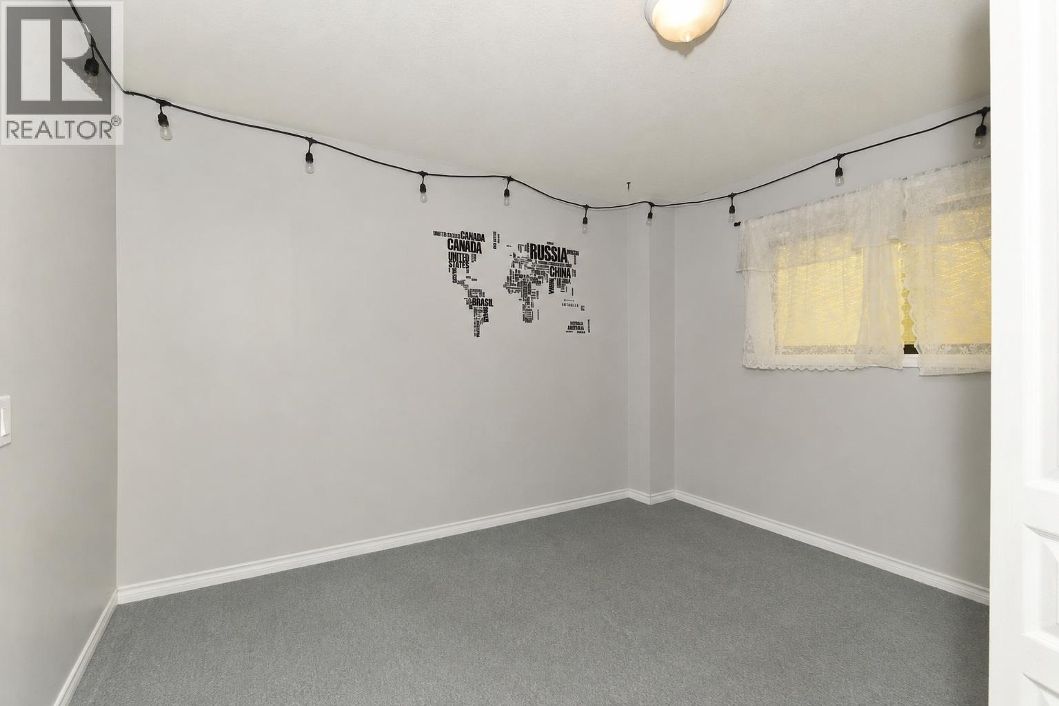  1412 Lawrence Avenue, Kelowna