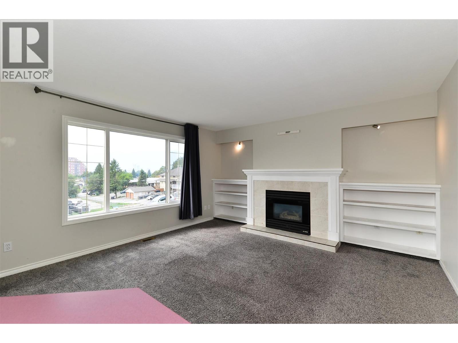  1412 Lawrence Avenue, Kelowna