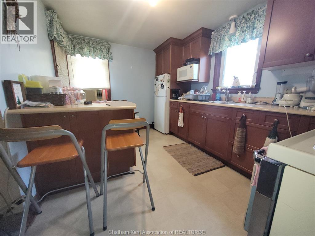 221 HOLT LINE - 6