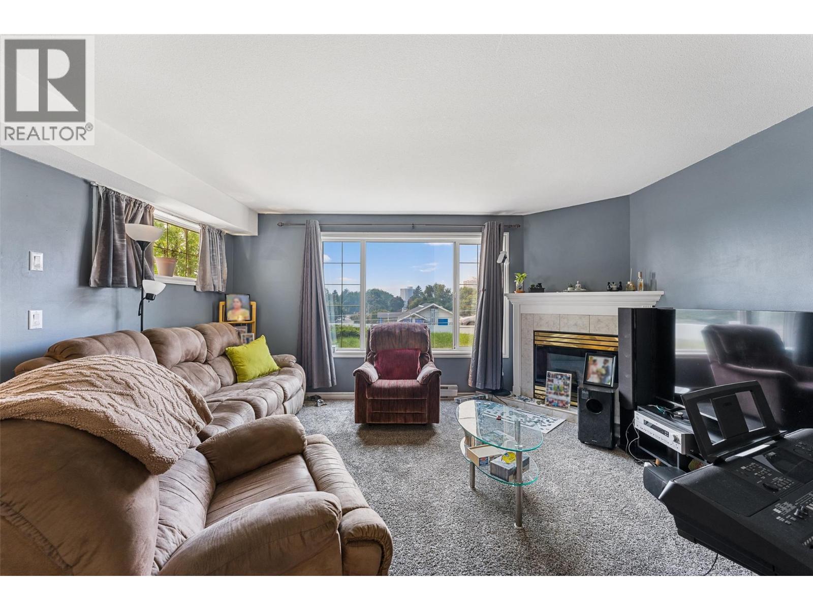  1412 Lawrence Avenue, Kelowna