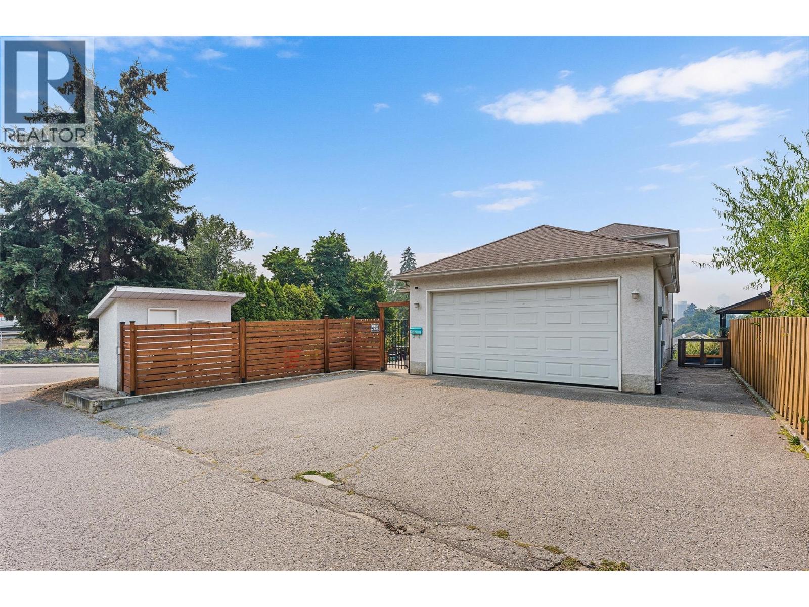  1412 Lawrence Avenue, Kelowna