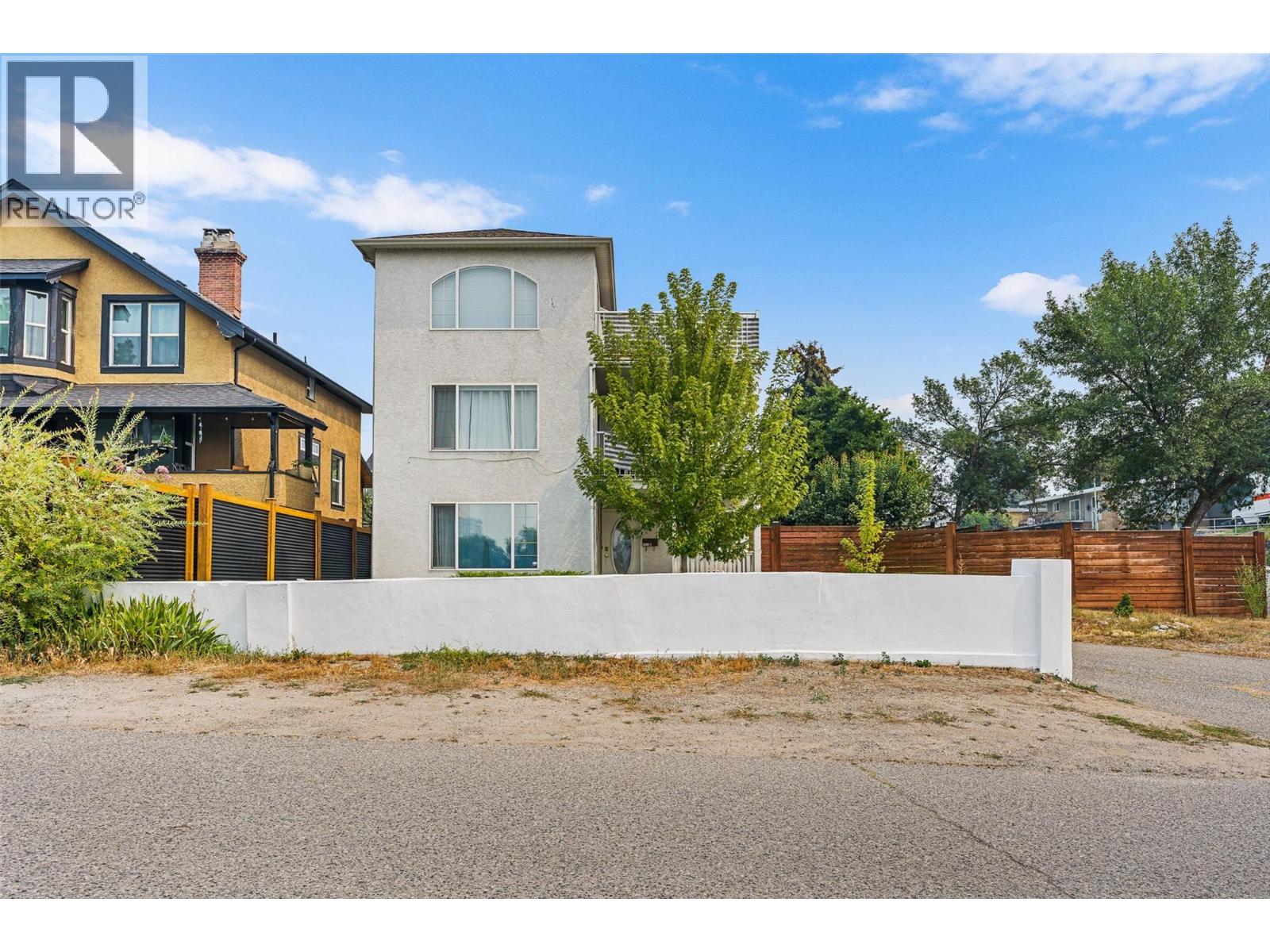  1412 Lawrence Avenue, Kelowna