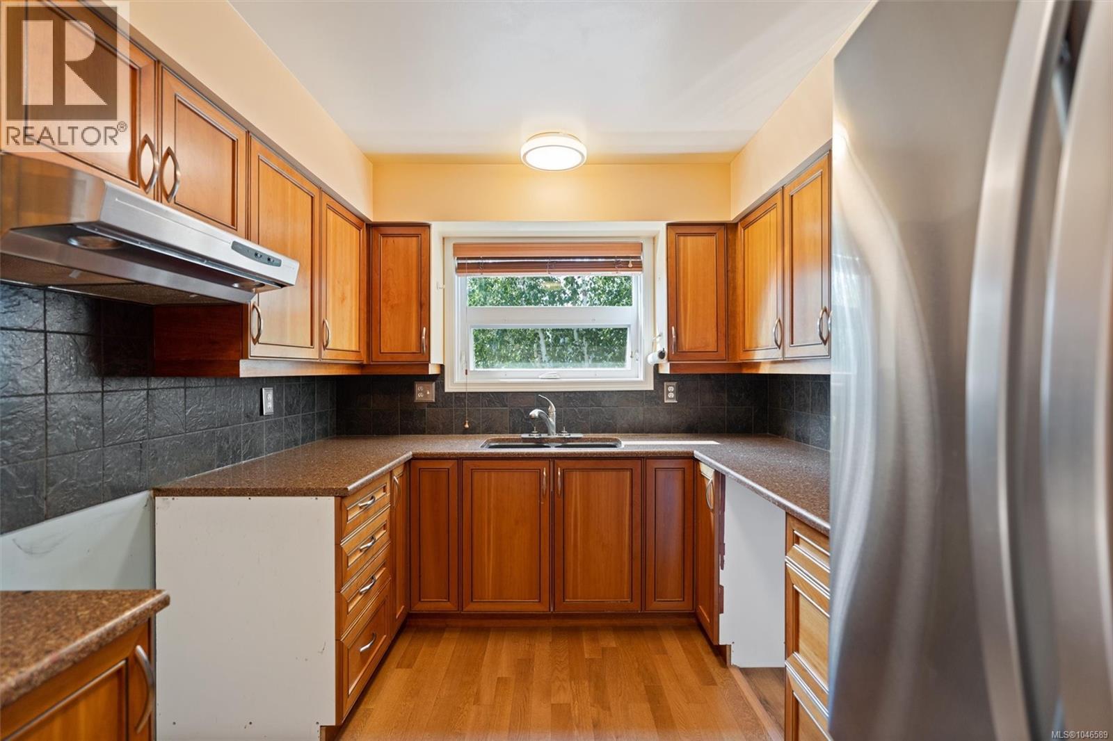#302 9975 Fifth St - 13