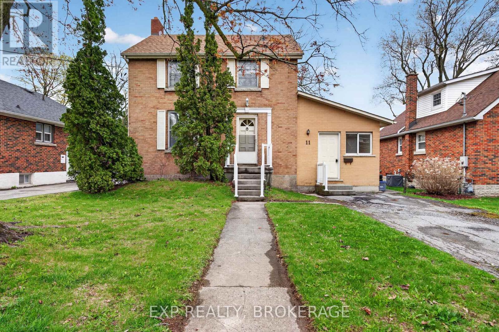 11 CARRUTHERS AVENUE - 2