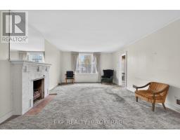 Family room - 11 Carruthers Avenue, Kingston, ON K7L1L9 Photo 8