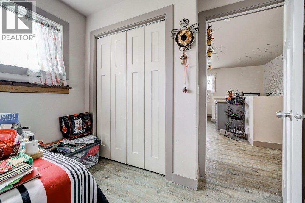 8501 21 Avenue - 24