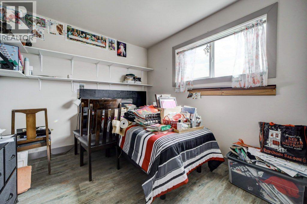 8501 21 Avenue - 23