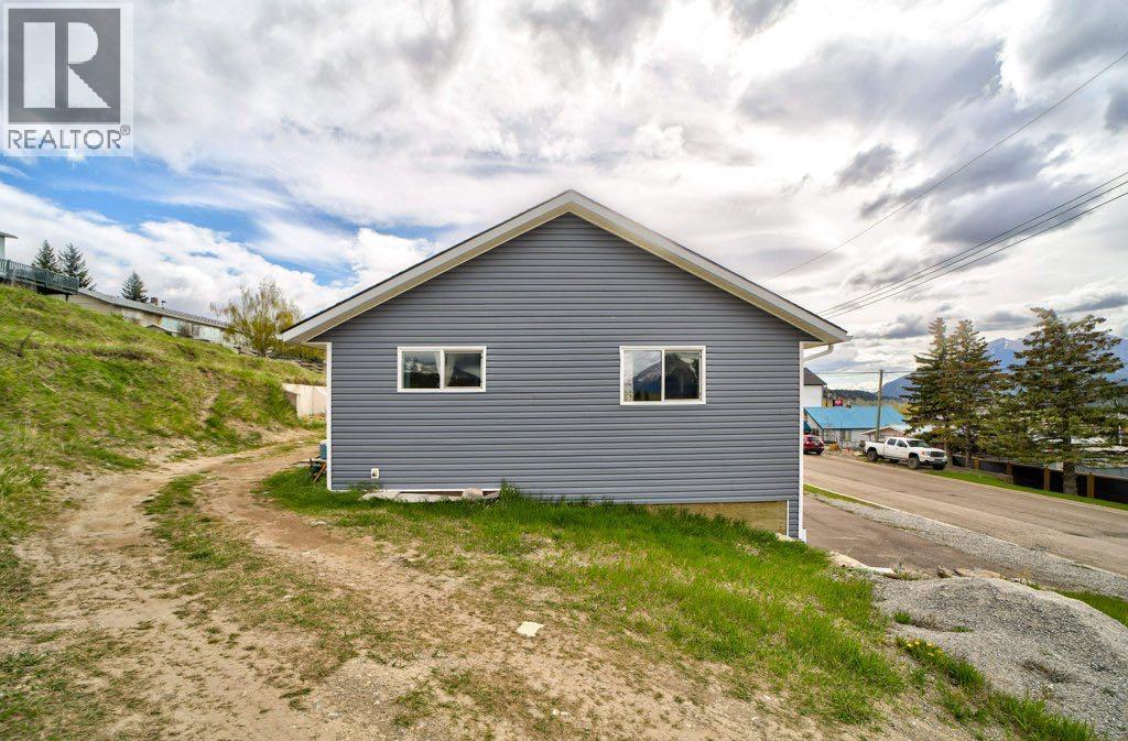 8501 21 Avenue - 3