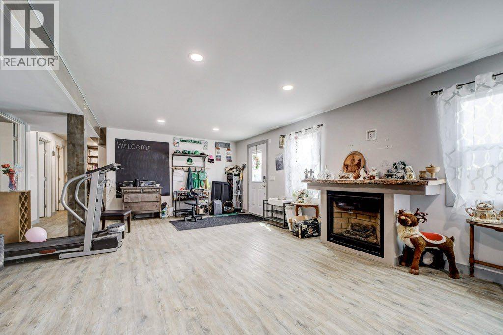 8501 21 Avenue - 34