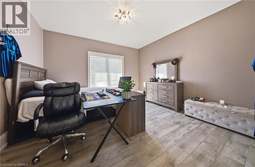 18 HARPER Boulevard - 20