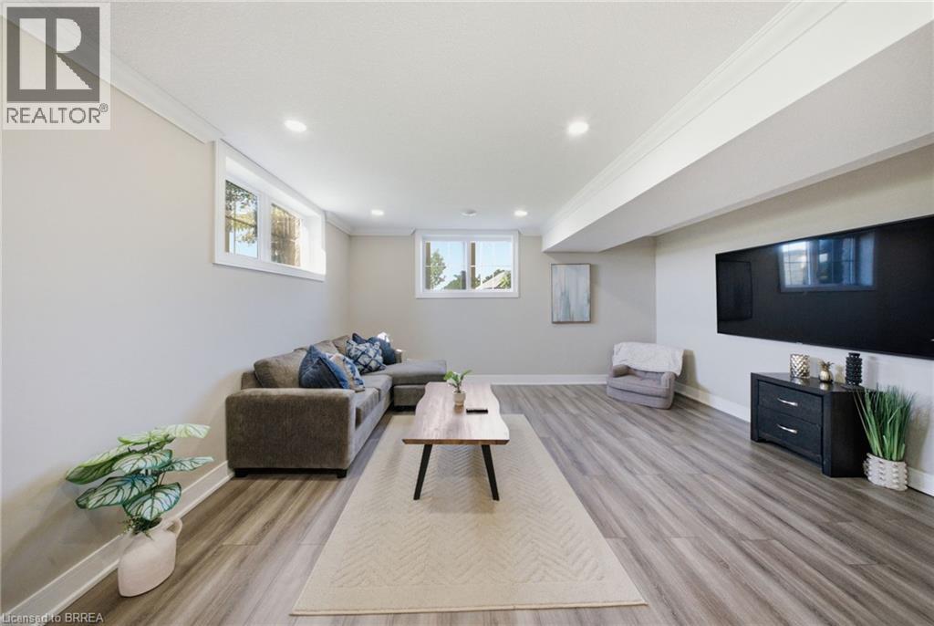 18 HARPER Boulevard - 26