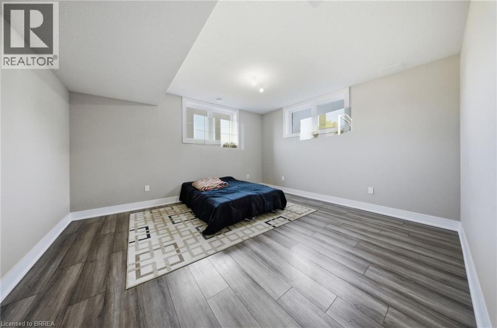 18 HARPER Boulevard - 28