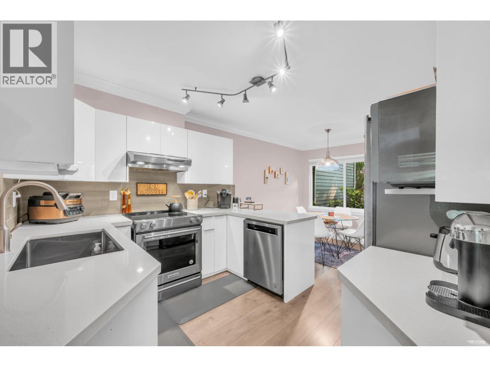 9 181 RAVINE DRIVE, Port Moody