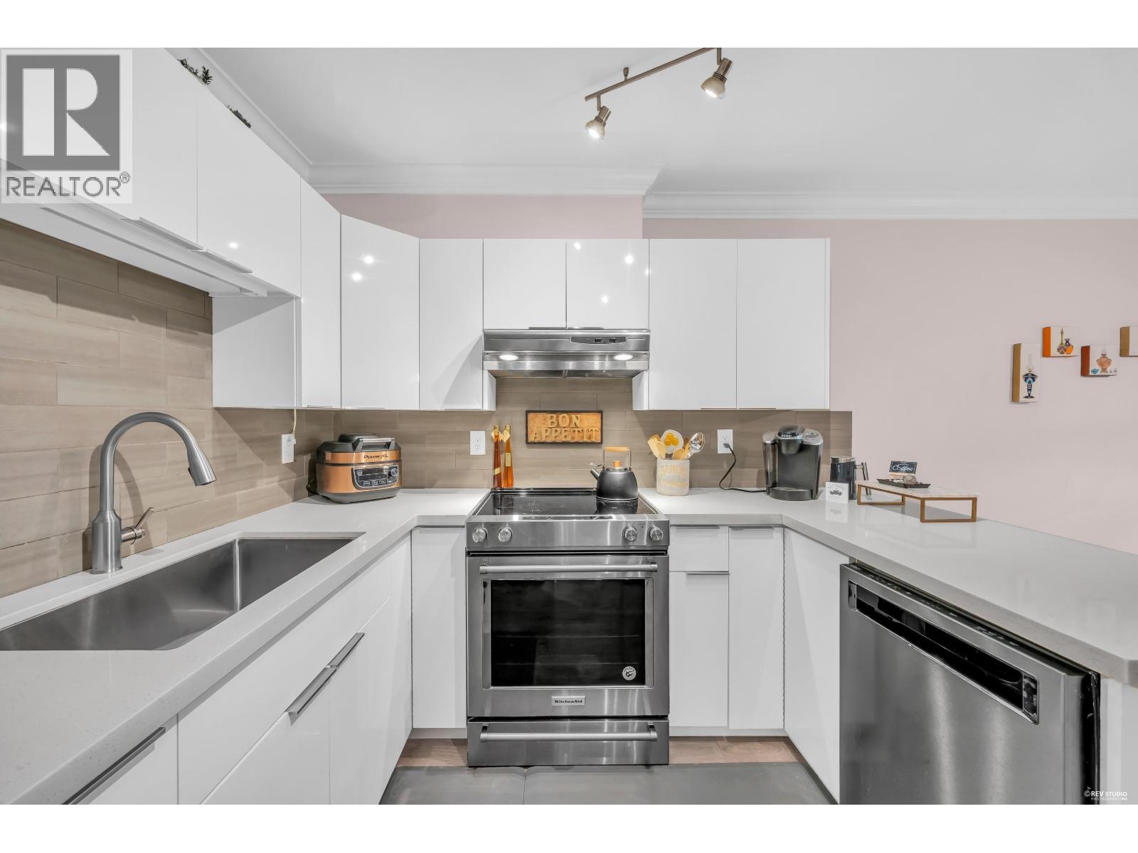 9 181 RAVINE DRIVE, Port Moody