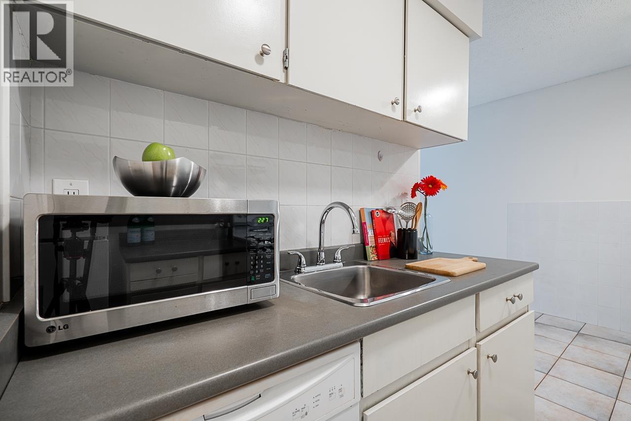 2 Bed, 1 Bath Apartment for Sale in Burnaby – 506 9857 MANCHESTER DRIVE, Burnaby – MLS# R3154635 - Image 4