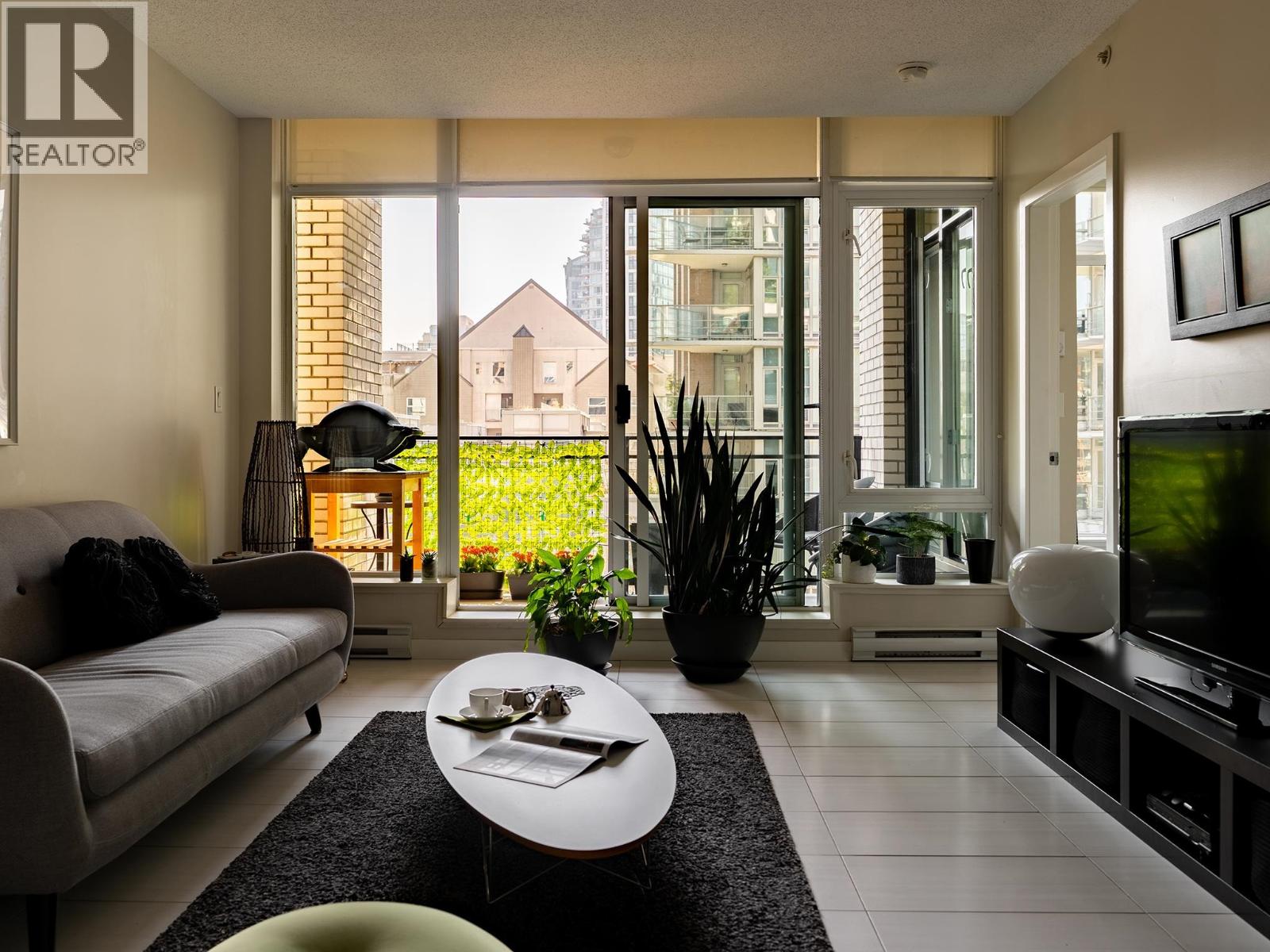 1 Bed, 1 Bath Apartment for Sale in Vancouver – 503 1252 HORNBY STREET, Vancouver – MLS# R3154674 - Image 3