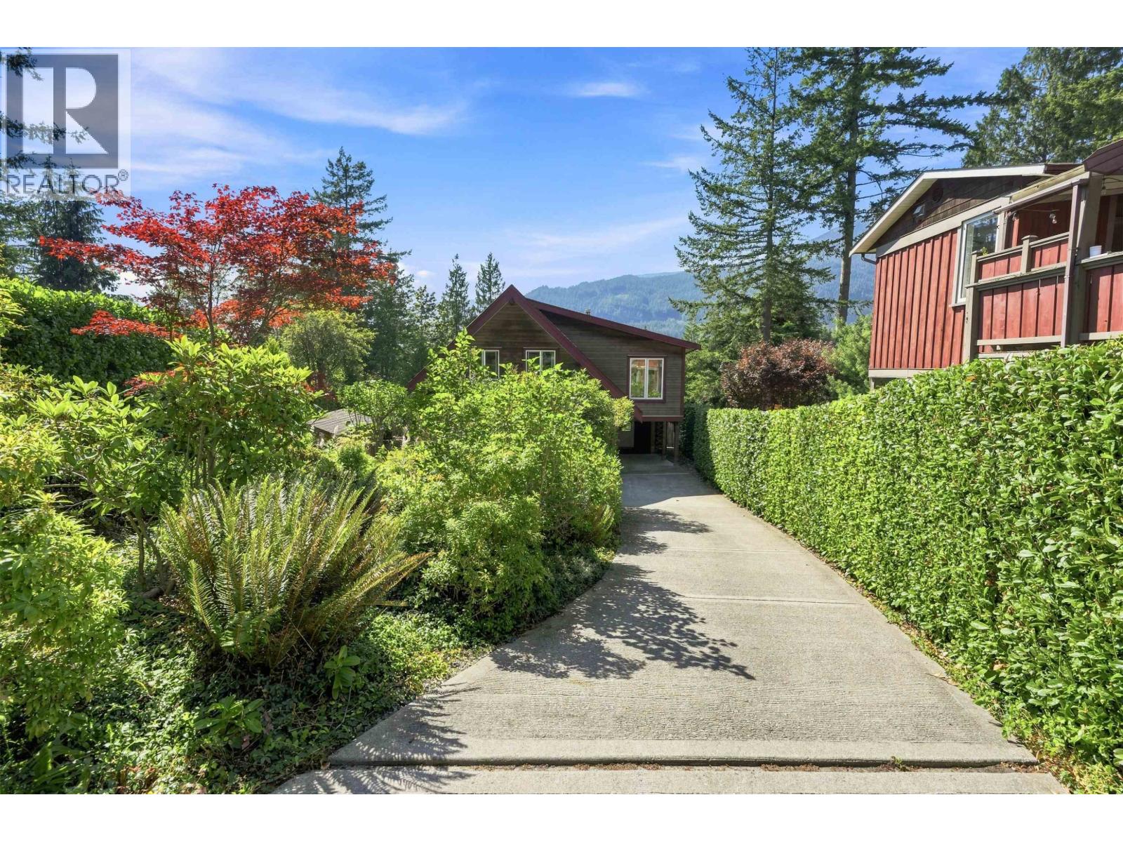 1635 GRADY ROAD, Gibsons — photo 2