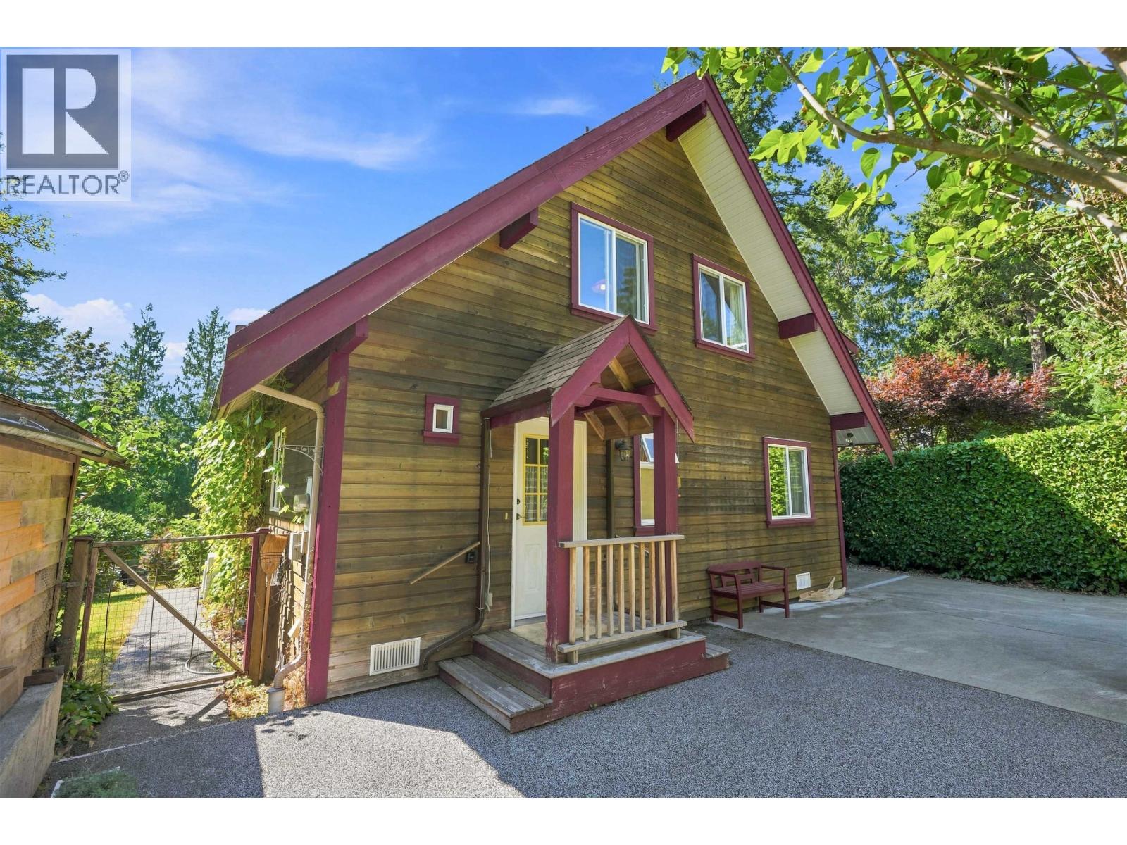 1635 GRADY ROAD, Gibsons — photo 3