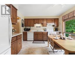 Family room - 266 Parker Street, Kincardine, ON N2Z1G3 Photo 11