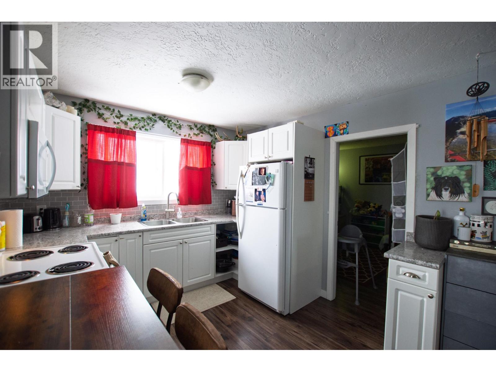 Photo 14 of 32 — 607-615 GILLETT STREET · Prince George, BC
