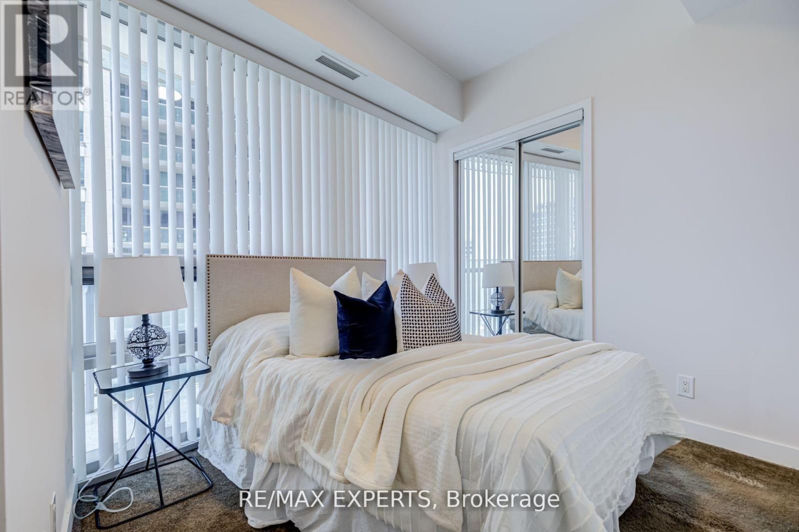 #1504 12 YORK STREET - 20