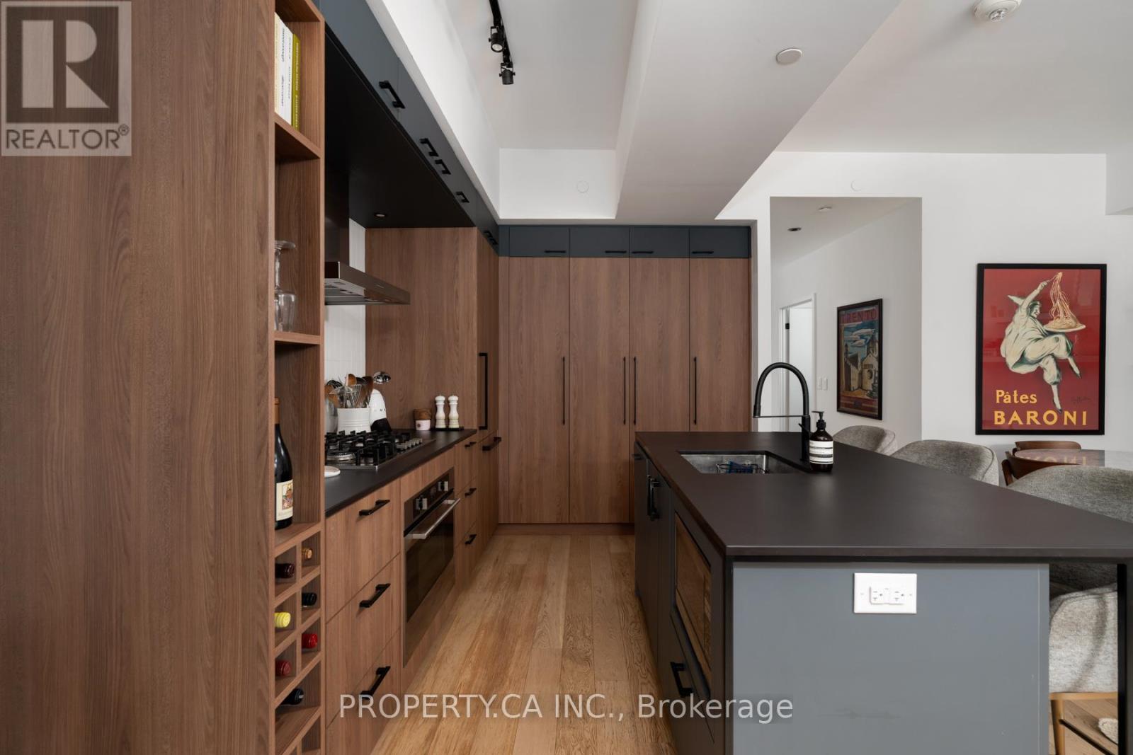 #302 41 DOVERCOURT ROAD - 9