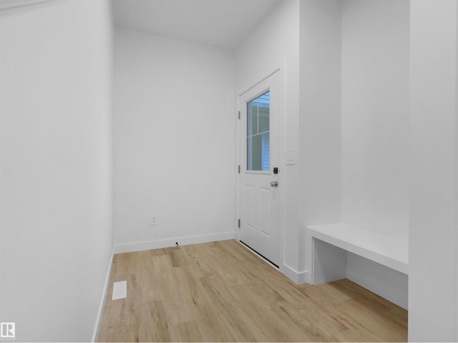 8247 KIRIAK LO SW, Keswick, Edmonton photo 2