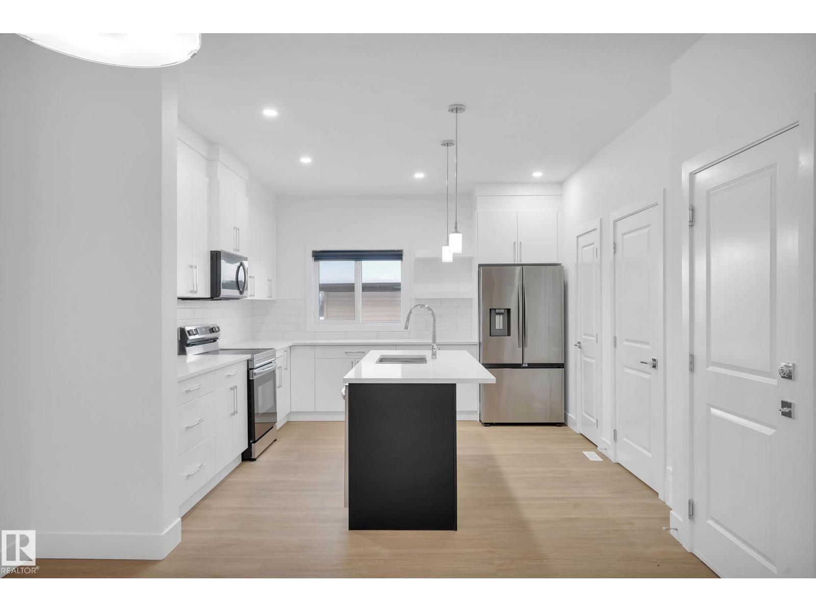 76 PENN PL - 12