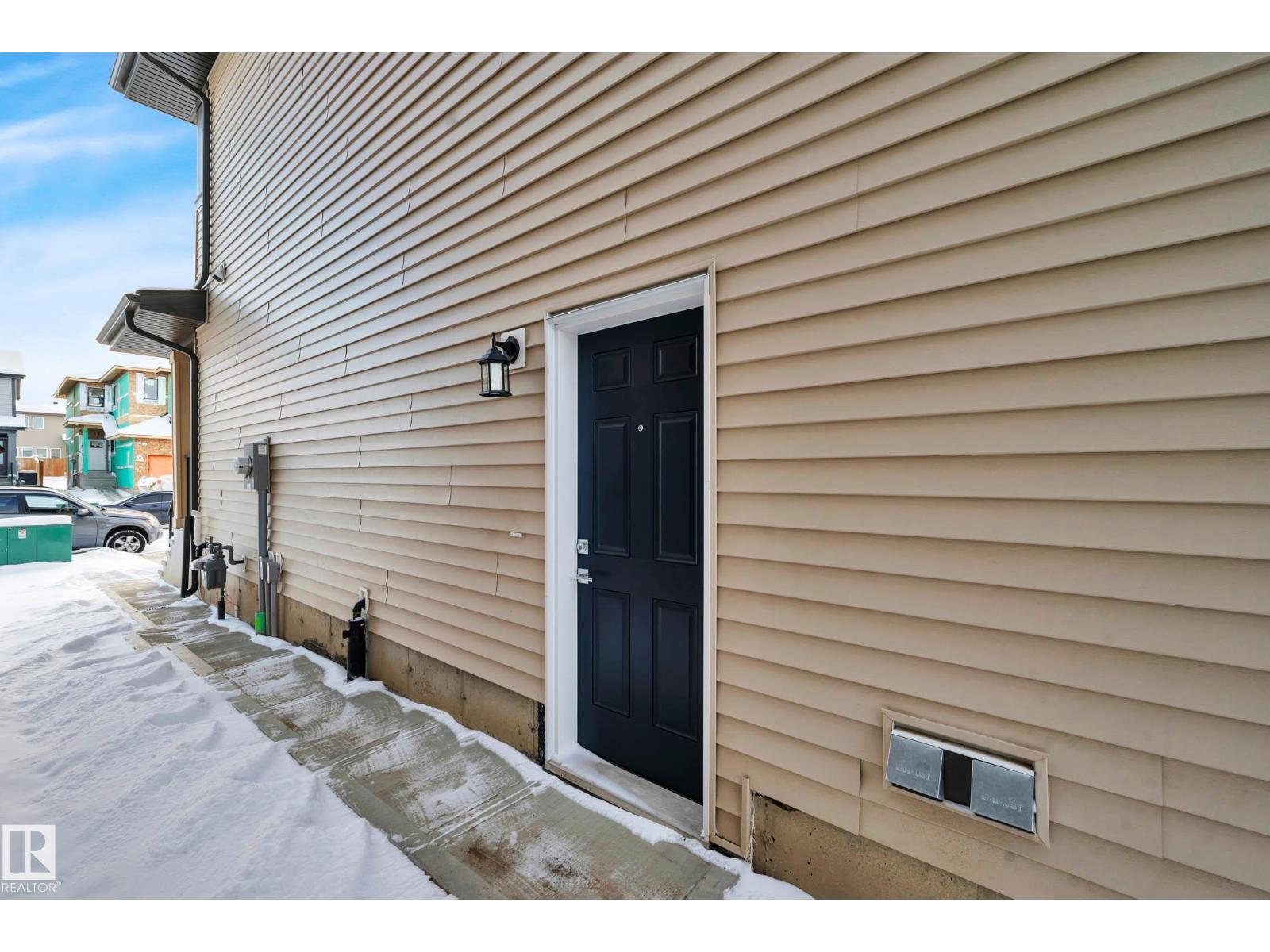 76 PENN PL - Image 29