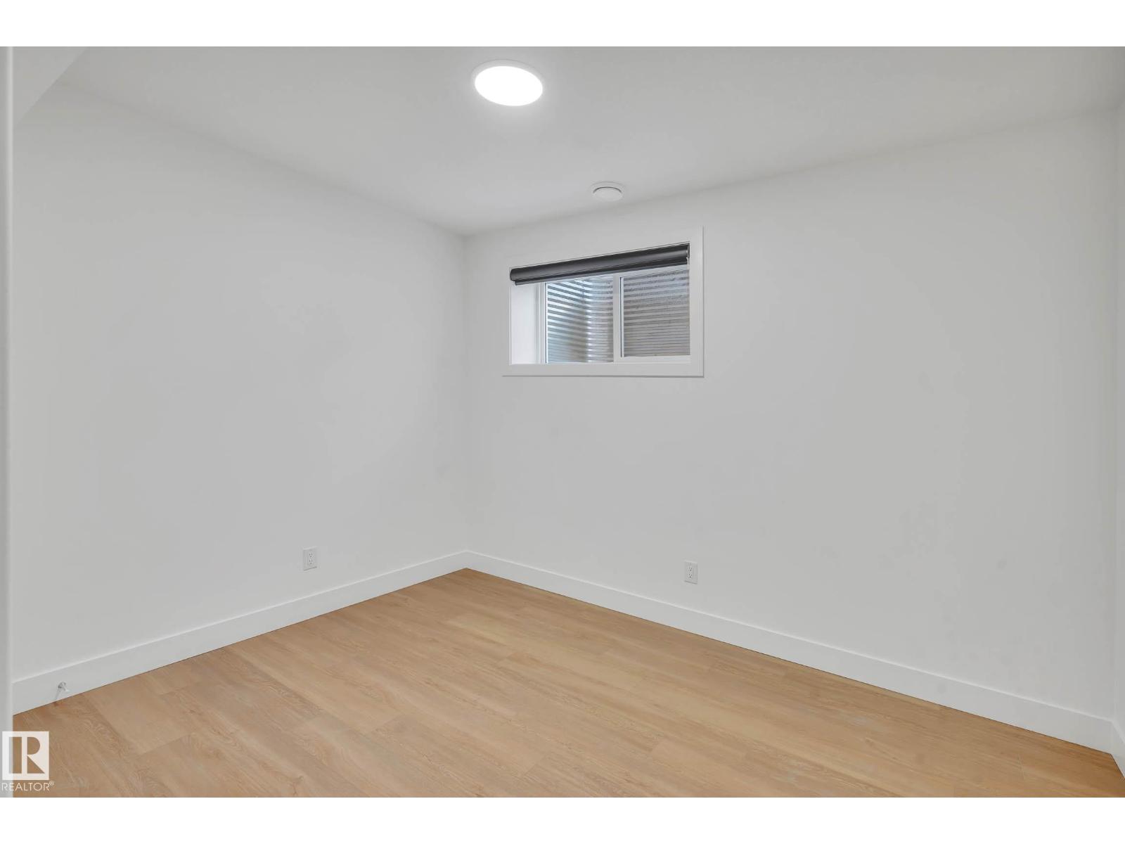 76 PENN PL - Image 39