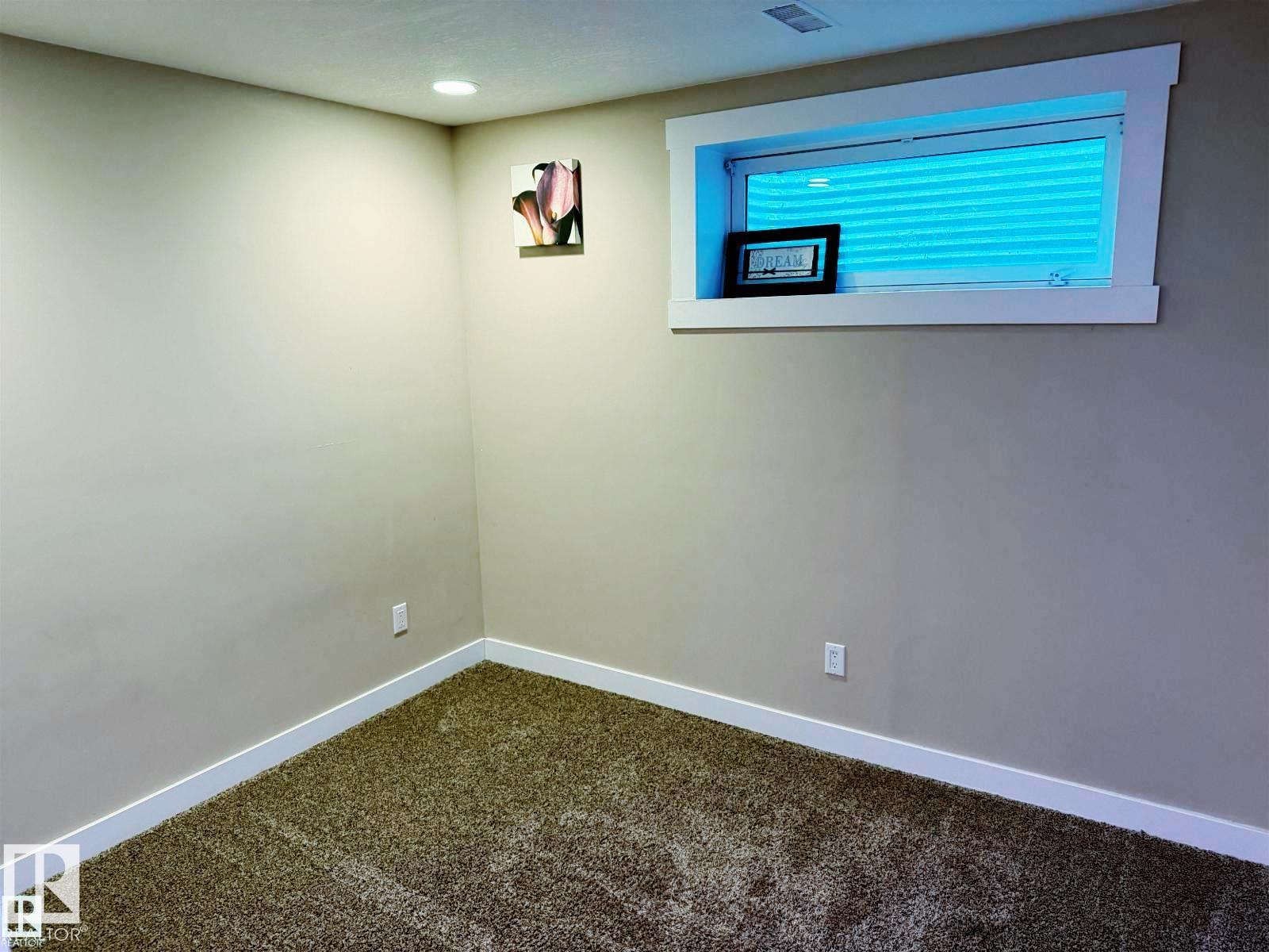 7028 174 AV NW - Image 17