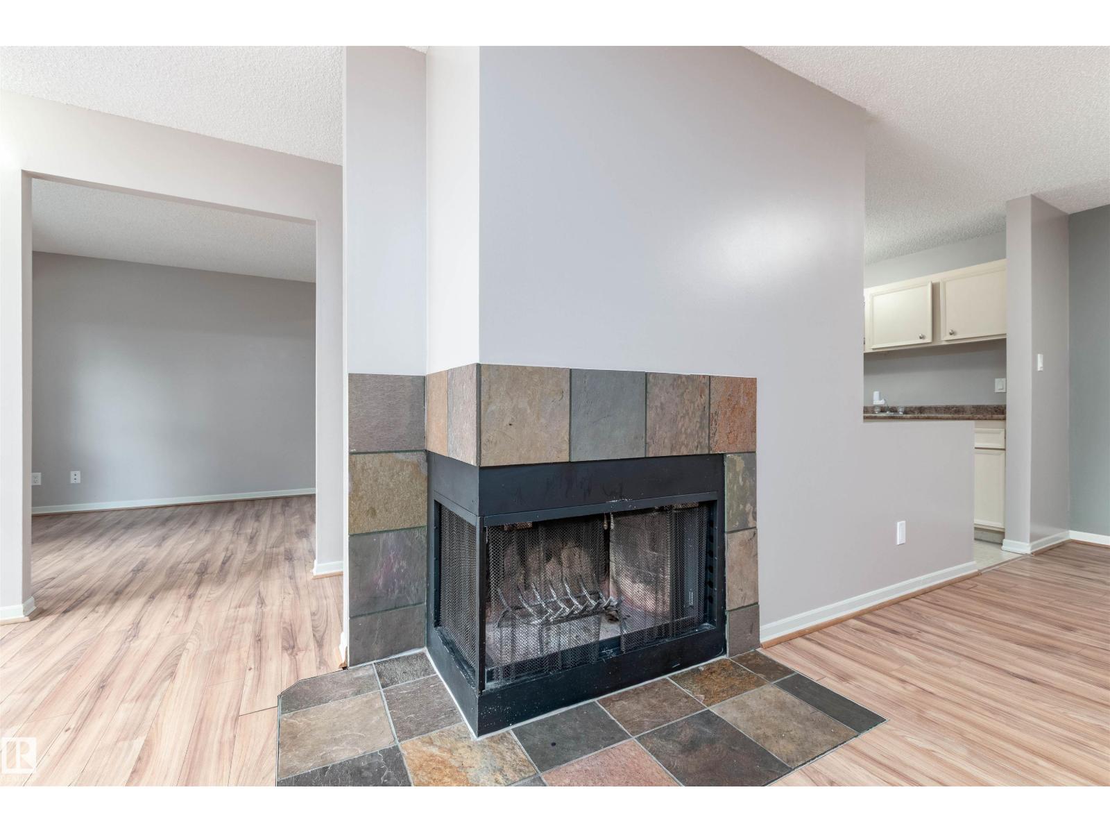 #23 14620 26 ST NW - 6
