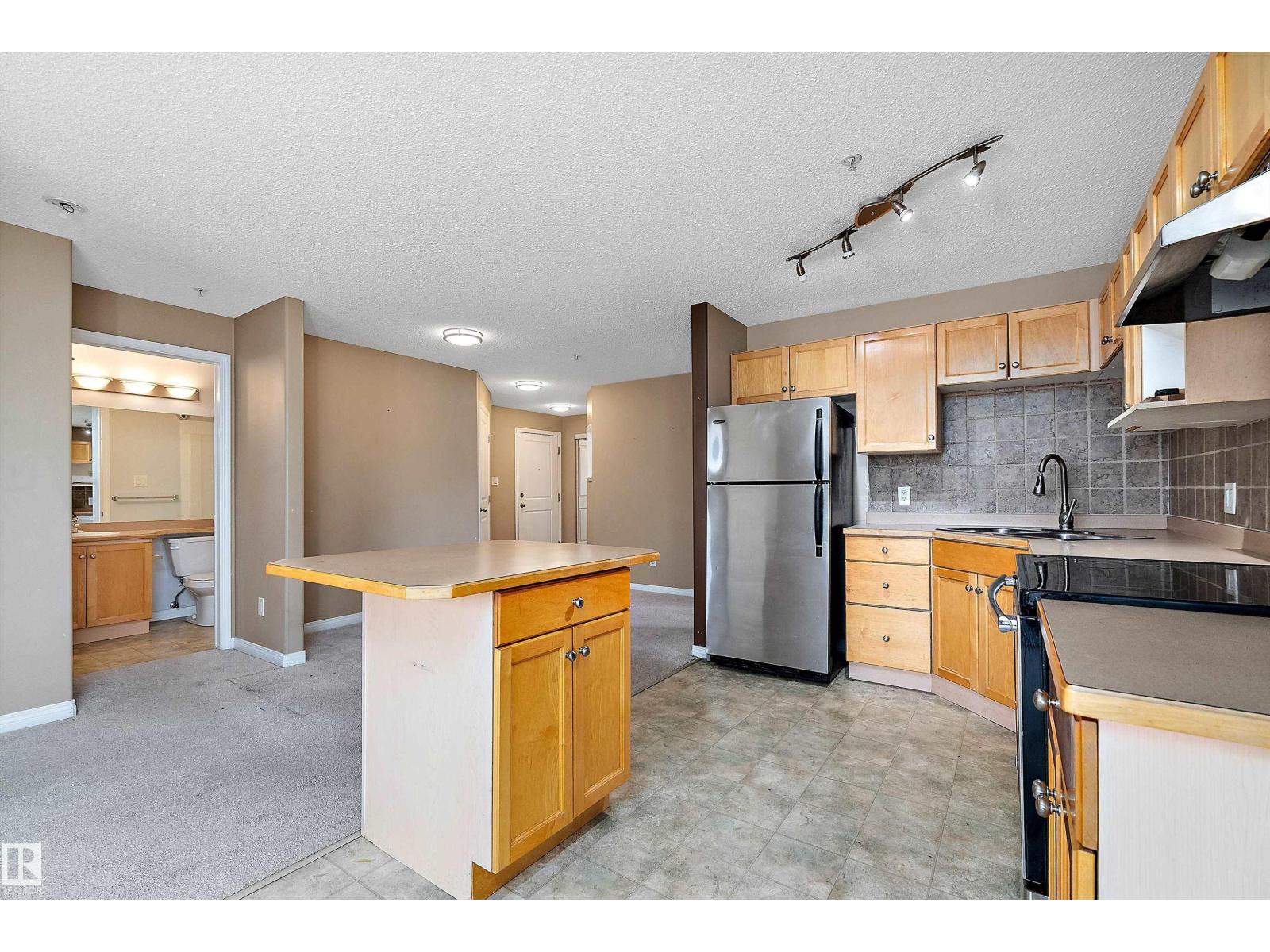 #325 11325 83 ST NW - 18