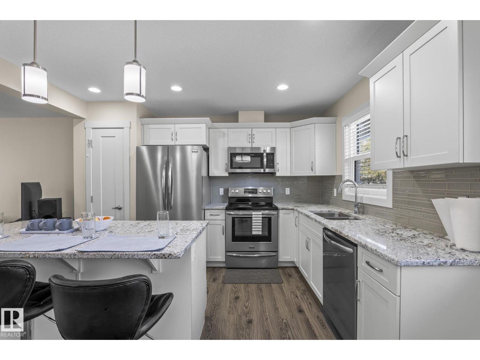 #24 4205 30 ST NW - 5